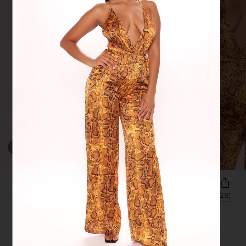 Snakeskin jumpsuit🐍